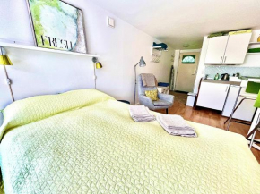 Cosy apartment with private terrace in Vallensbæk